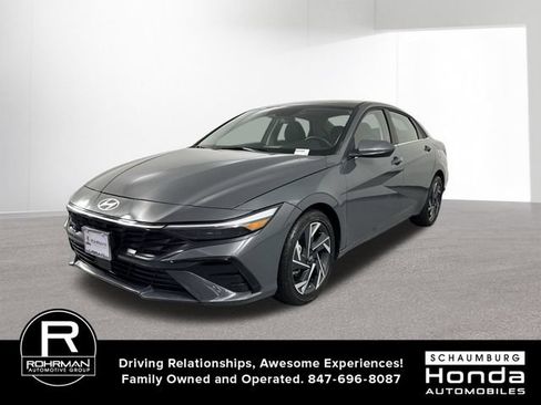 Used 2025 Hyundai Elantra SEL FWD image 2