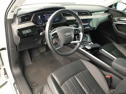 Used 2022 Audi e-tron Premium image 15