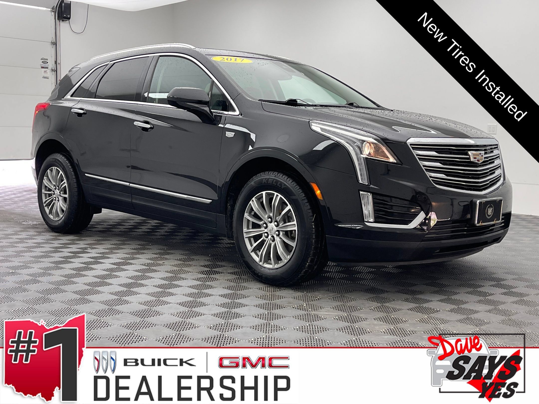 Used 2017 Cadillac XT5 Luxury w/ Driver Awareness Package AWD/4WD image 1