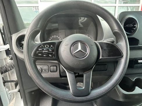Used 2023 Mercedes-Benz Sprinter 2500 image 10