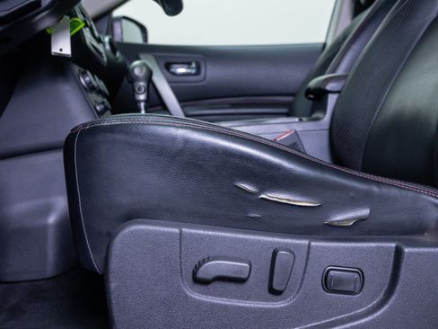 Used 2011 Nissan Rogue SV w/ SL Pkg image 18