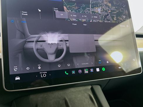 Used 2023 Tesla Model Y Long Range AWD/4WD image 23