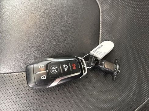 Used 2014 Ford Fusion Titanium FWD image 27