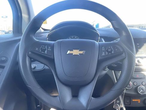 Certified 2022 Chevrolet Trax LS w/ Tint and Cruise Package image 22