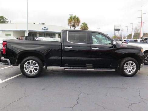 Used 2023 Chevrolet Silverado 1500 LTZ image 2