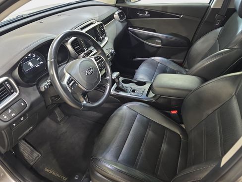 Used 2019 Kia Sorento EX FWD image 13