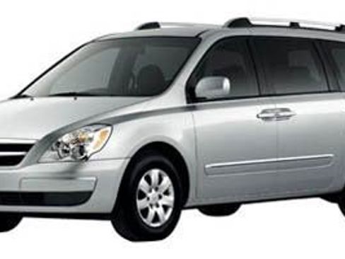 Used 2007 Hyundai Entourage image 1