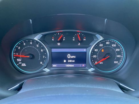 Used 2023 Chevrolet Equinox Premier FWD image 22