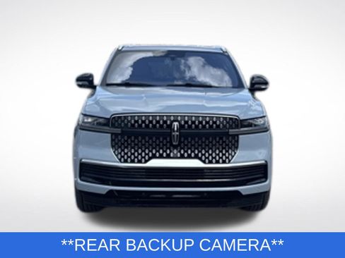 Certified 2025 Lincoln Navigator Reserve AWD/4WD image 10