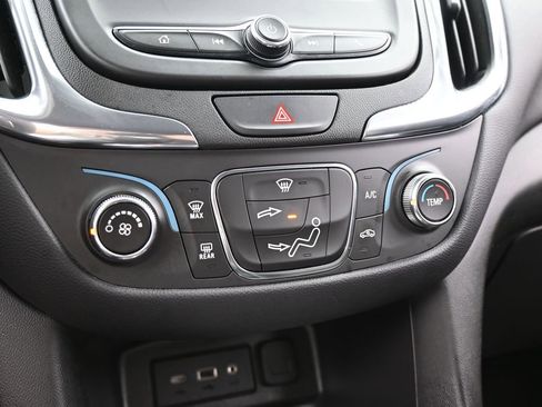 Used 2021 Chevrolet Equinox LT image 23