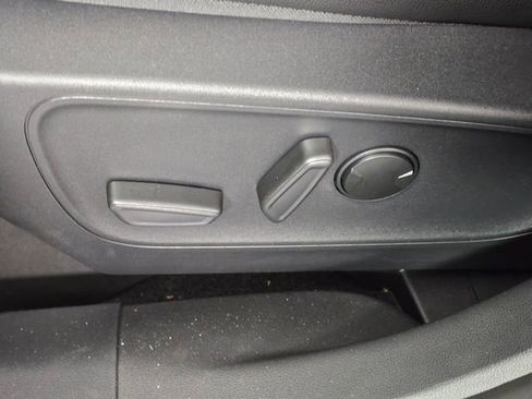 Used 2024 Ford Escape SE w/ PHEV Premium Package image 26