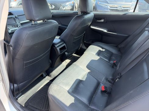 Used 2014 Toyota Camry SE FWD image 16