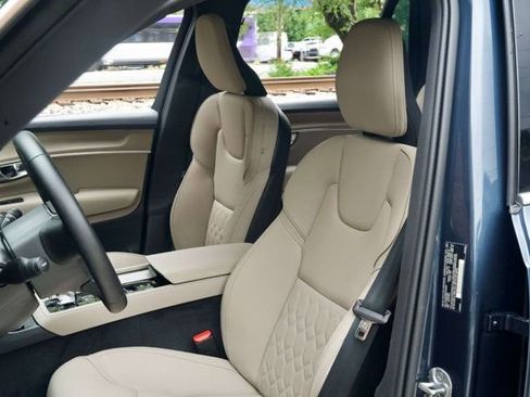 Used 2025 Volvo XC90 T8 Plus w/ Protection Package Premier AWD/4WD image 20
