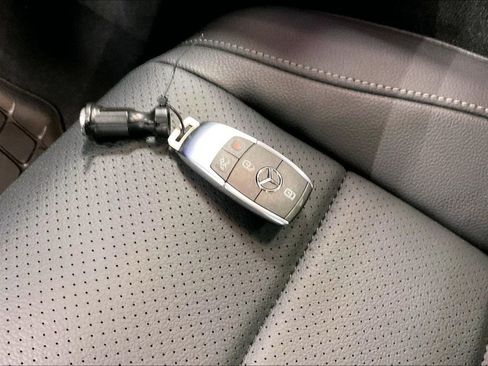 Used 2026 Mercedes-Benz GLS 450 4MATIC image 13