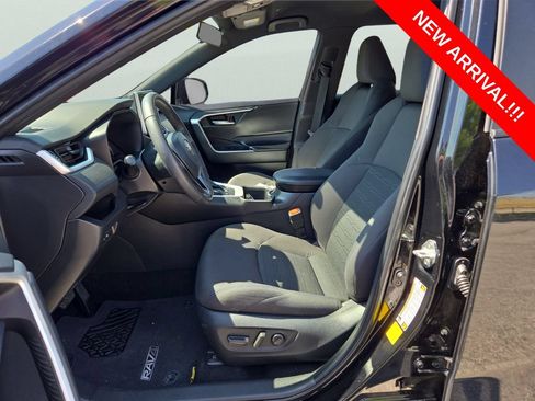 Used 2024 Toyota RAV4 SE AWD/4WD image 10
