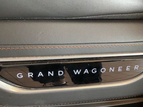 Used 2023 Jeep Grand Wagoneer Series III AWD/4WD image 24