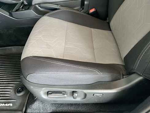 Used 2021 Toyota Tacoma TRD Sport RWD image 19