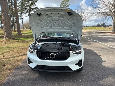 New 2026 Volvo XC40 B5 Plus w/ Protection Package Premier image 20
