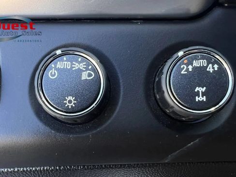 Used 2020 Chevrolet Suburban LT AWD/4WD image 37