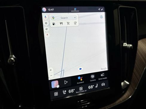 Used 2024 Volvo XC60 B5 Plus AWD/4WD image 17