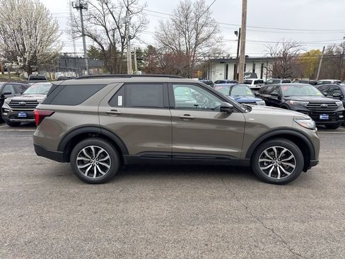 New 2026 Ford Explorer ST-Line AWD/4WD image 35