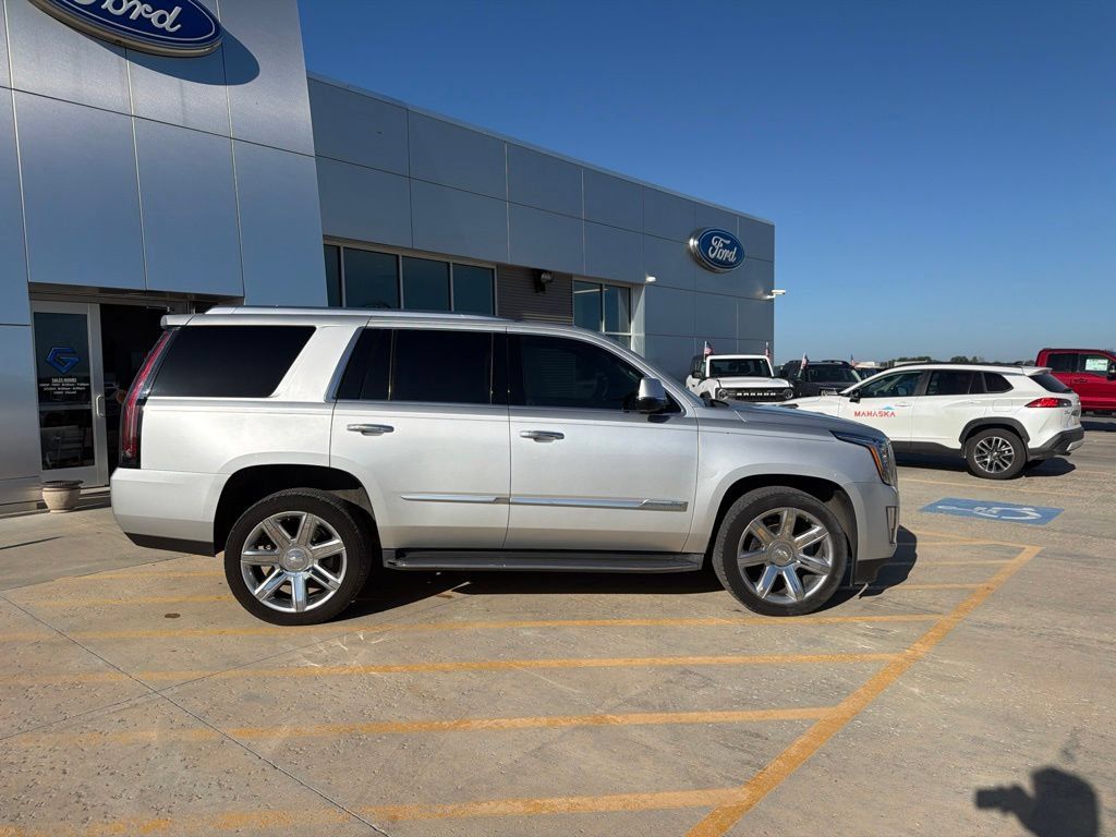 Used 2015 Cadillac Escalade Luxury RWD image 8