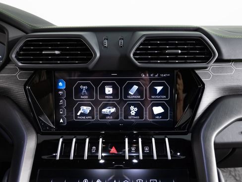Used 2021 Lamborghini Urus AWD/4WD image 47