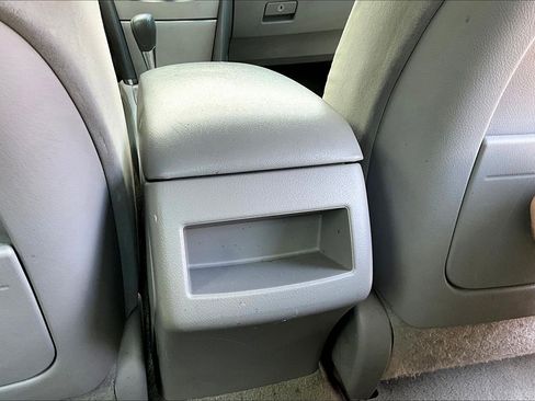 Used 2011 Toyota Camry LE FWD image 10