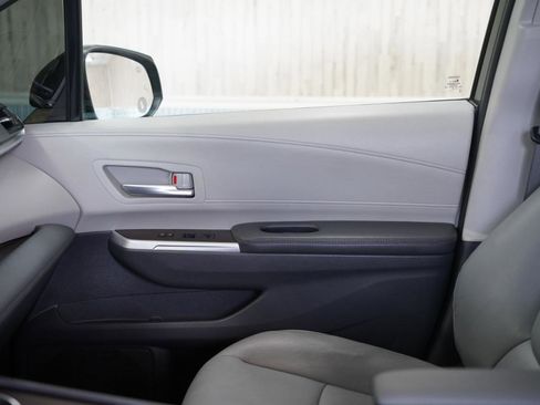 Used 2022 Toyota Sienna XLE w/ XLE Plus Package image 30