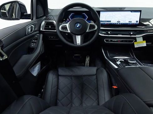 New 2026 BMW X5 xDrive50e image 4