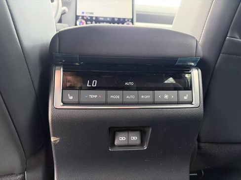 Used 2026 Lexus GX 550 w/ Accessory Package (2T) AWD/4WD image 17