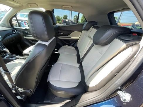 Used 2022 Buick Encore Preferred AWD/4WD image 18