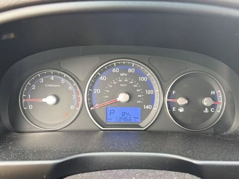 Used 2010 Hyundai Santa Fe GLS AWD/4WD image 3