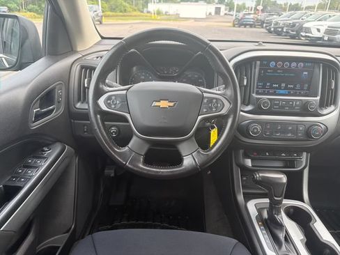 Used 2018 Chevrolet Colorado LT AWD/4WD image 16