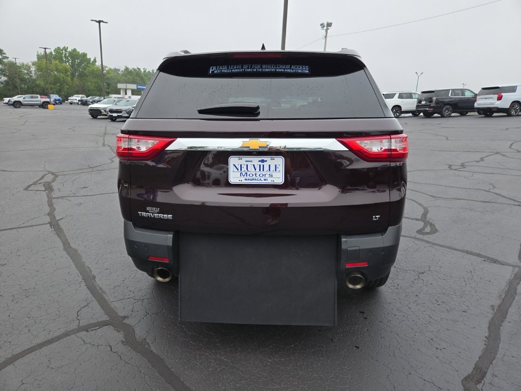 Used 2021 Chevrolet Traverse LT FWD image 4