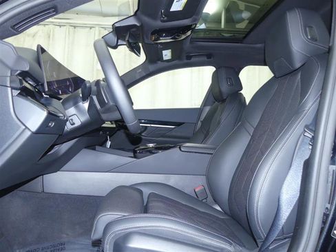 Used 2025 BMW 530i xDrive w/ Premium Package image 28