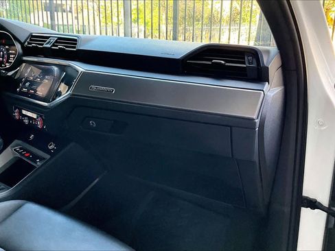 Used 2021 Audi Q3 2.0T Premium image 18