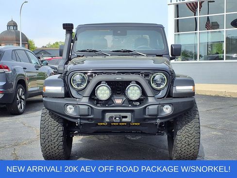 Used 2024 Jeep Gladiator Sport AWD/4WD image 23