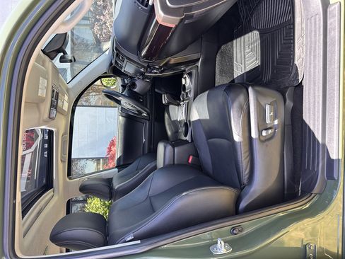 Used 2022 Toyota 4Runner Limited AWD/4WD image 23