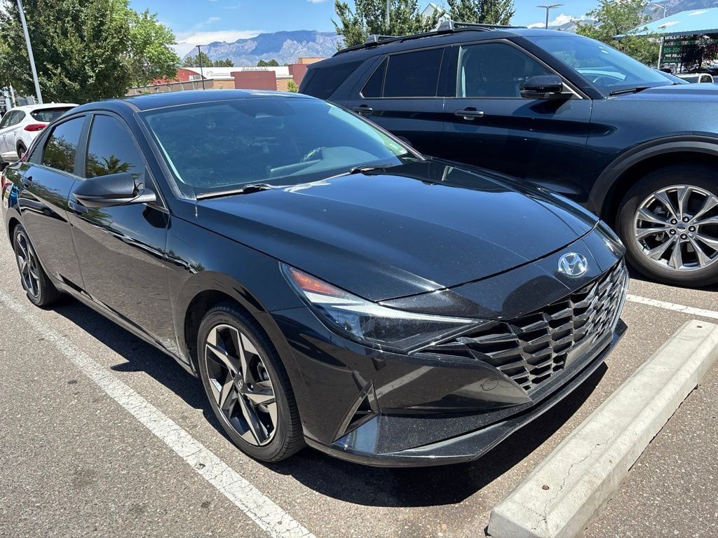 Used 2023 Hyundai Elantra Limited FWD image 1