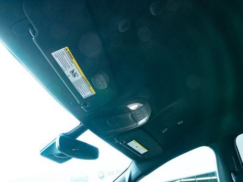 New 2026 Chrysler Pacifica Select image 16