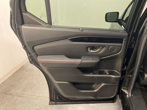 Used 2024 Honda Pilot TrailSport image 23