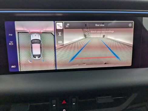 New 2026 Porsche Macan Electric RWD image 21