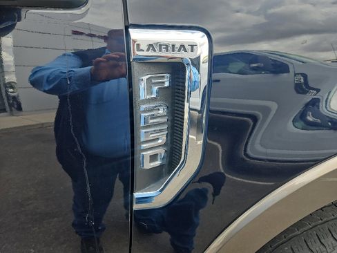 Used 2022 Ford F250 Lariat w/ Lariat Ultimate Package AWD/4WD image 37