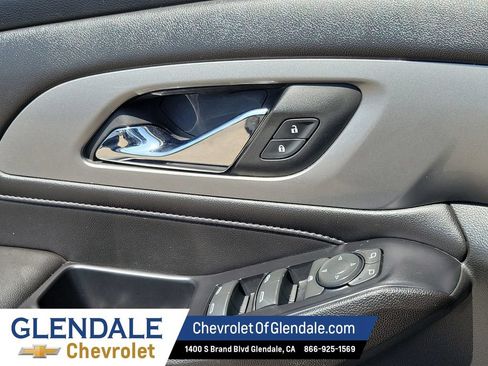 Certified 2023 Chevrolet Traverse LT FWD image 29