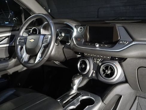 Used 2019 Chevrolet Blazer LT w/ Sound & Technology Package AWD/4WD image 16