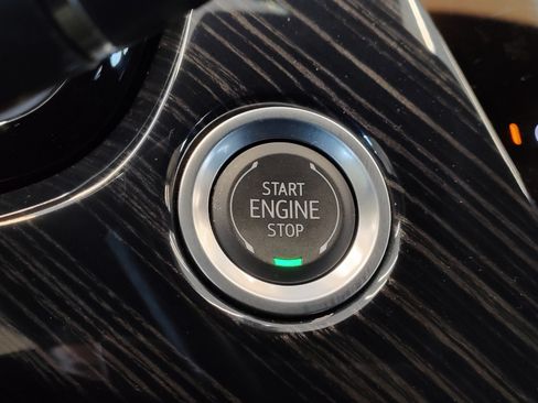 Used 2025 Cadillac XT6 Premium Luxury FWD image 38