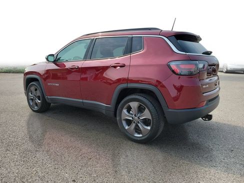Used 2022 Jeep Compass Latitude w/ Sun and Sound Group AWD/4WD image 3