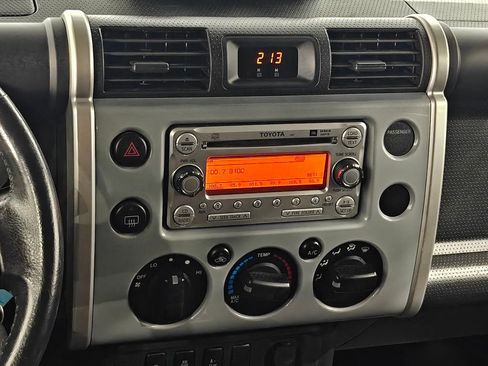 Used 2014 Toyota FJ Cruiser 4WD w/ Upgrade Package image 6