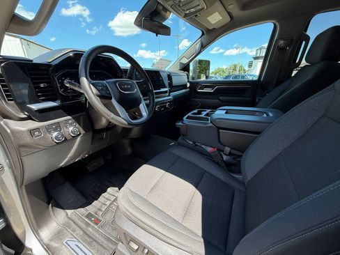 Used 2024 GMC Sierra 2500 SLE w/ SLE Value Package; AWD/4WD image 10